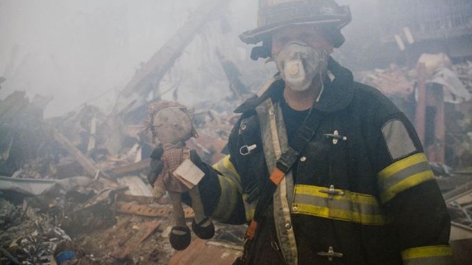 Nemocní hrdinové: Ti, kdož zachraňovali 11. září u WTC