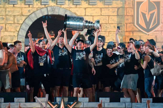 Hokejisté Vegas slaví triumf ve Stanley Cupu