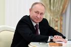 Západ i Kreml stupňují hrozby: Rusko odstřižené od bankovního spojení, EU bez plynu