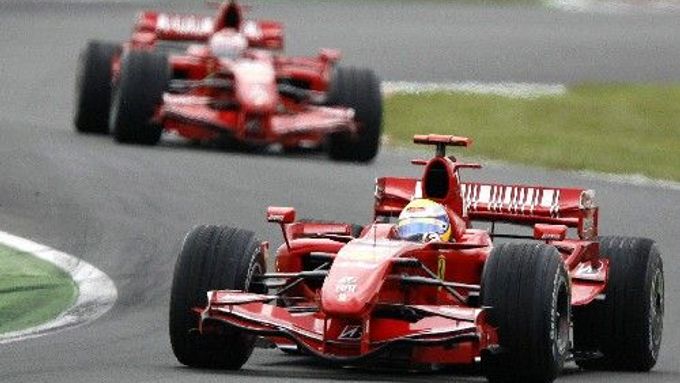 Ferrari má z Francie double, vyhrál Räikkönen