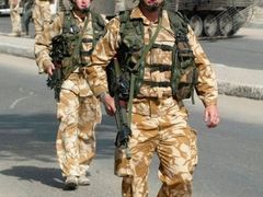 Britští vojáci v Iráku (ilustrační foto).