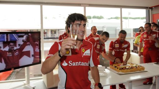 Fernando Alonso oslavil v neděli 31. narozeniny. Jako dárek si nadělil 10 bodů.