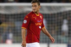 Totti dostal za brutální faul trest na čtyři zápasy