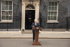 Kreml se z Johnsonovy rezignace raduje, pro Irsko a EU představuje naději po brexitu