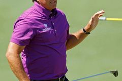 Mickelson deklasoval Woodse a má 40. titul z PGA Tour