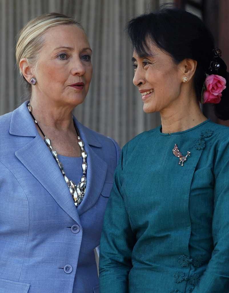 Hillary Clintonová se sešla s barmskou disidentkou Do Aun Schan Su Ťij