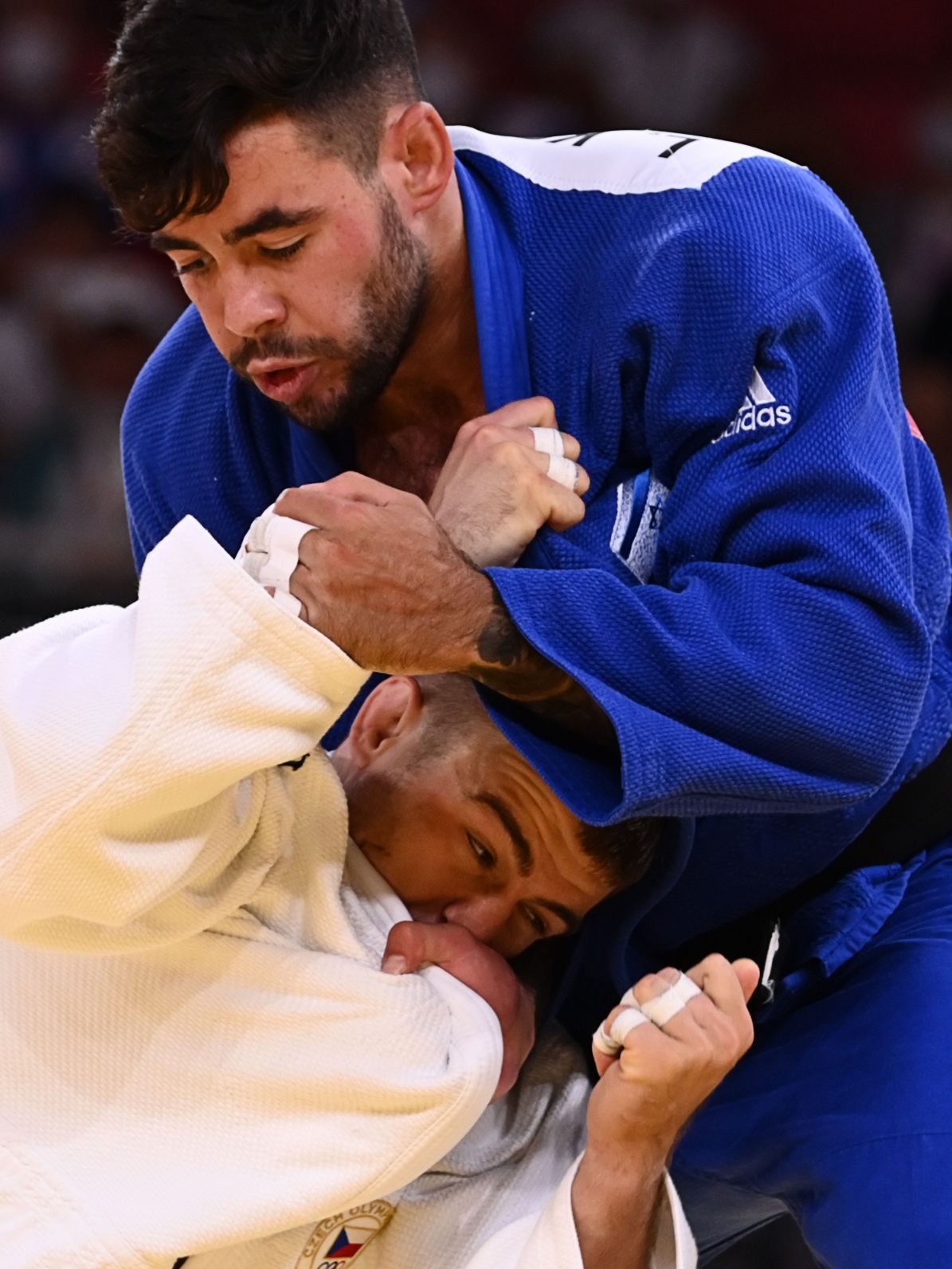 Judista David Klammert (v bílém) v 1. kole na OH 2020