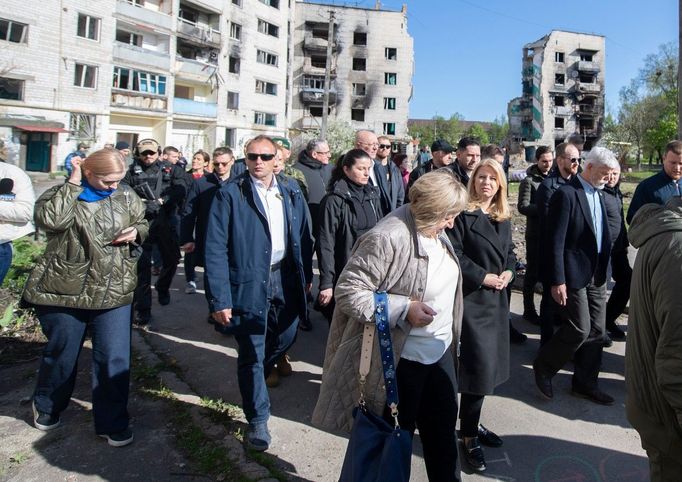 Český prezident Petr Pavel je společně se slovenskou prezidentkou Zuzanou Čaputovou na návštěvě Ukrajiny.