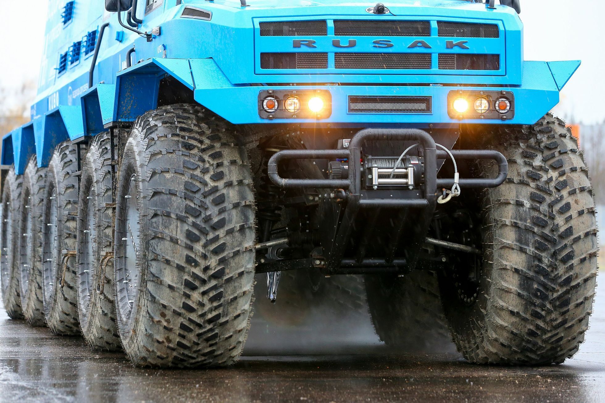 Ruské auto na vodík Rusak