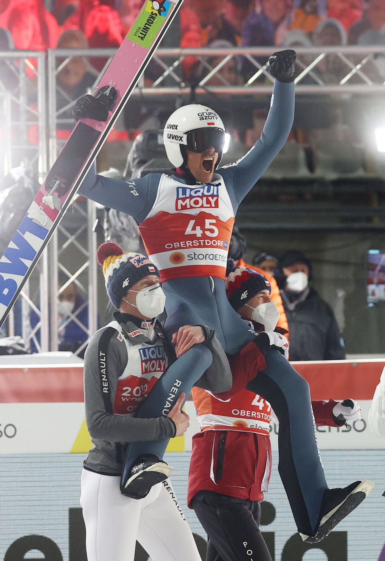 MS v klasickém lyžování 2021: Polák Piotr Žyla slaví výhru v závodě na středním můstku