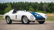 17. Ferrari 750 Monza (1955)  5 225 000 dolarů (asi 132 192 500 Kč)
Poměrně významný kousek historie automobilky Ferrari. V roce 1955 byl tento vůz s podvozkem číslo 0510 M prodán do amerického Texasu a ještě v témže roce se zúčastnil slavné 12hodinovky v Sebringu. Za jeho volantem se tehdy střídali Phil Hill a Carol Shelby a v dramatickém závodě nakonec tato posádka dojela druhá za Jaguarem D-Type posádky Hawthorn-Walters. Po skončení své závodní kariéry odpočíval automobil téměř 40 let ve skladu Jima Halla a díky tomu je velice zachovalý a v téměř původním stavu. Modrobílé ferrari pohání čtyřválec o zdvihovém objemu 2999 cm3 a výkonu 260 koní. Vydraženo bylo v aukční síny RM Sotheby v kalifornském Monterey 19. srpna.