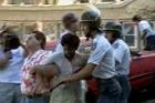 Video: Zločiny apartheidu šetří policie