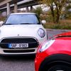 Mini One vs. JCW detail kapoty
