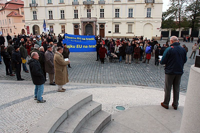 Demonstrace pro i proti Lisabonské smlouvě