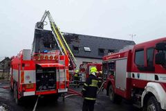 Požár azylového domu na Olomoucku, při kterém zemřelo dítě, způsobila hra s ohněm