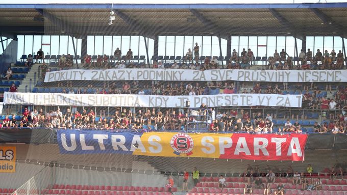Tvrdé jádro fanoušků Sparty není spokojené s vedením klubu