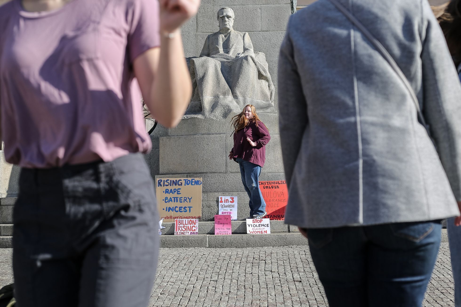 Taneční happening proti násilí na ženách - One Billion Rising - Praha, 14. 2. 2019