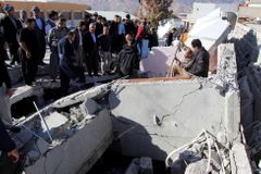 Zemětřesení v Iráku a Íránu má už 530 obětí. Lidé přespávají venku, chybí jim jídlo i voda