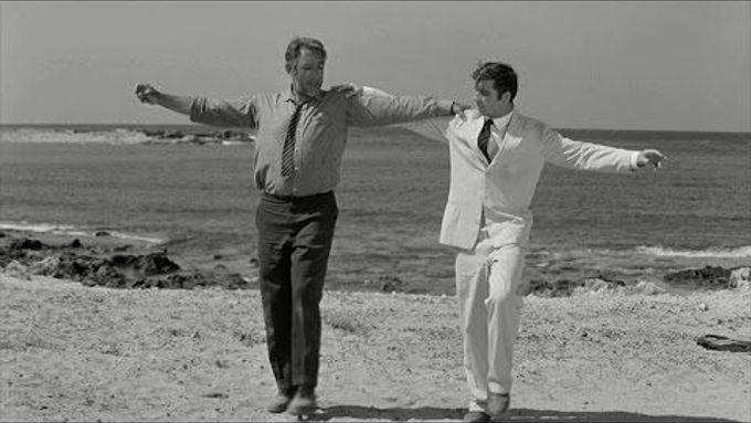 Theodorakisovo slavné téma k filmu Řek Zorba z roku 1964.