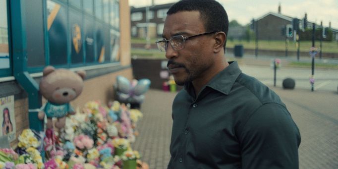 Ashley Walters jako Luke Bascombe vyšetřující vraždu náctileté dívky.