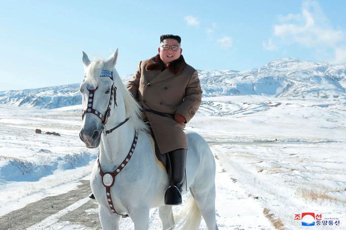 Kim Čong-un zdolal na koni horu Pektusan