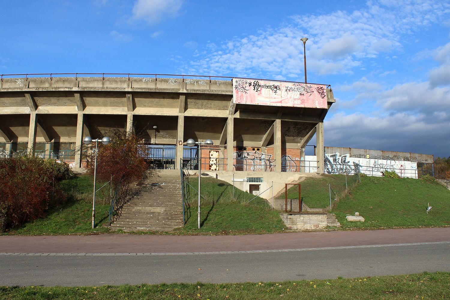 Za Lužánky se vrací hokej. Takhle rostou tribuny pro open air Komety