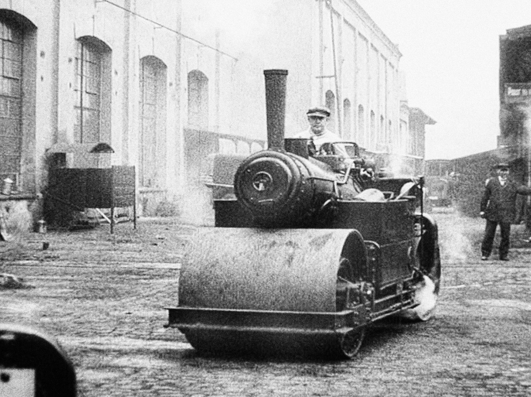 Fotogalerie / Před 115 lety byla podepsána smlouva o zřízení továrny na automobily Praga