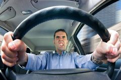 Dvanáct případů nejotravnějšího chování řidičů. Příčinou je neznalost nebo agrese