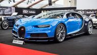 9. Bugatti Chiron, rok 2017, cena 93,5 milionů korun.

Důkaz, že na hodnotě skokově nezískávají jen veterány, ale nová auta. Hypersport Chiron se letos prodal v Paříži za v přepočtu skoro 100 milionů.