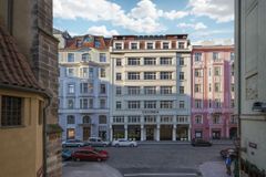 Prodává se nejdražší byt v Česku. V centru Prahy nabízí velkou terasu i parkování