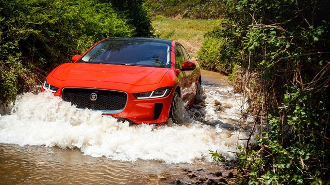 Jaguar rozšíří nabídku elektromobilů a na rozdíl od stávajícího modelu i-Pace je bude vyrábět v Británii a ne v Rakousku.