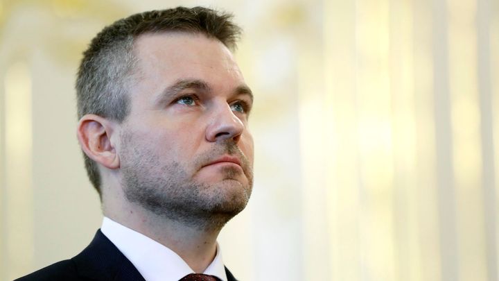 K Pellegriniho vzpouře se přidávají další. Ficův Směr opouští deset poslanců