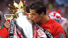 fotbal, anglická liga, Premier League, 2008/2009, Manchester United - Arsenal, Cristiano Ronaldo, trofej