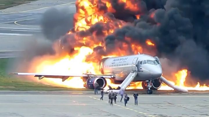 "Přistál velmi hrubě." Pilot si vyslechl trest za katastrofu, která obletěla svět