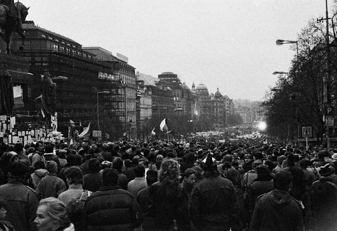 Výročí 100. let Československa – 8. díl  Listopad 1989.