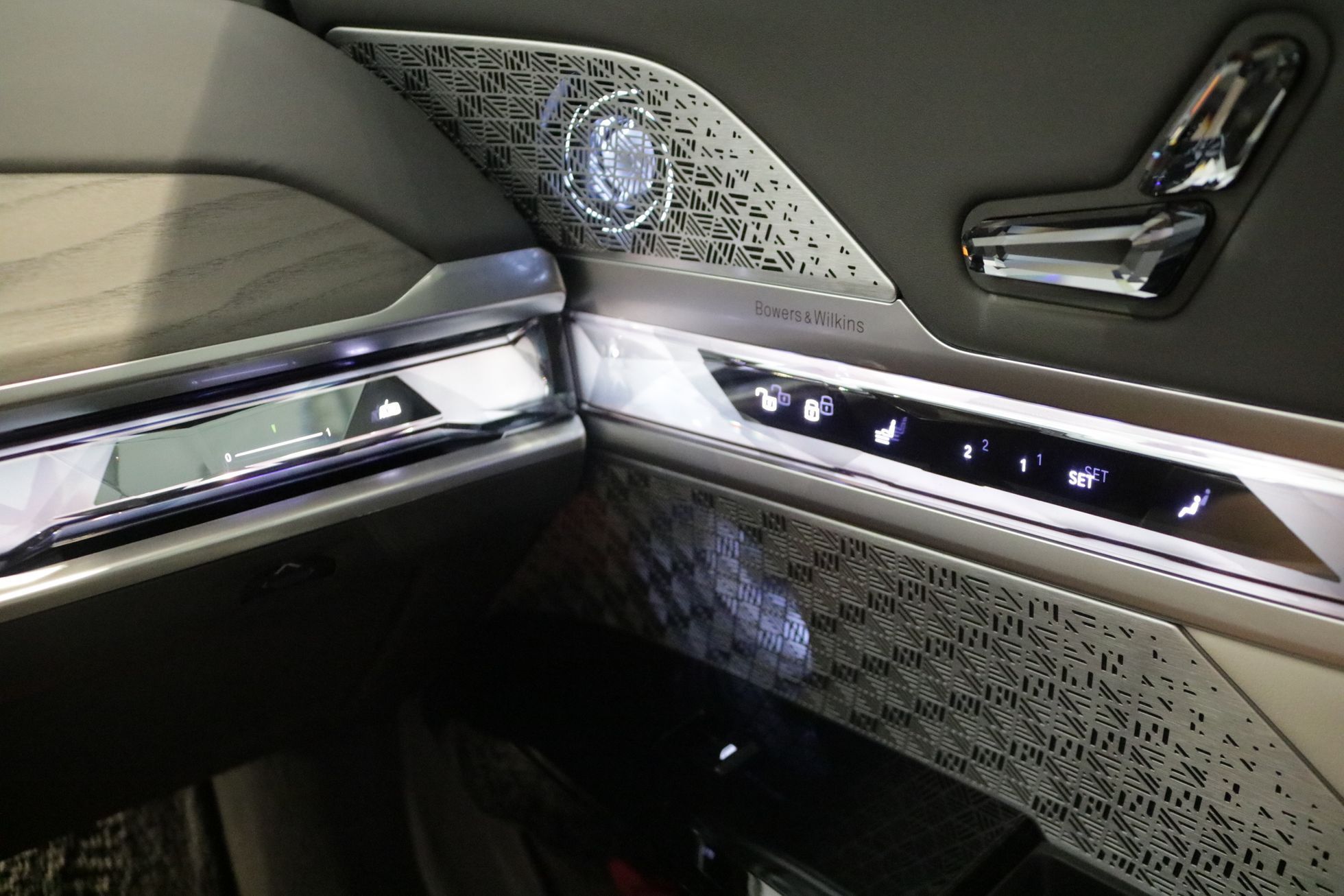 BMW i7