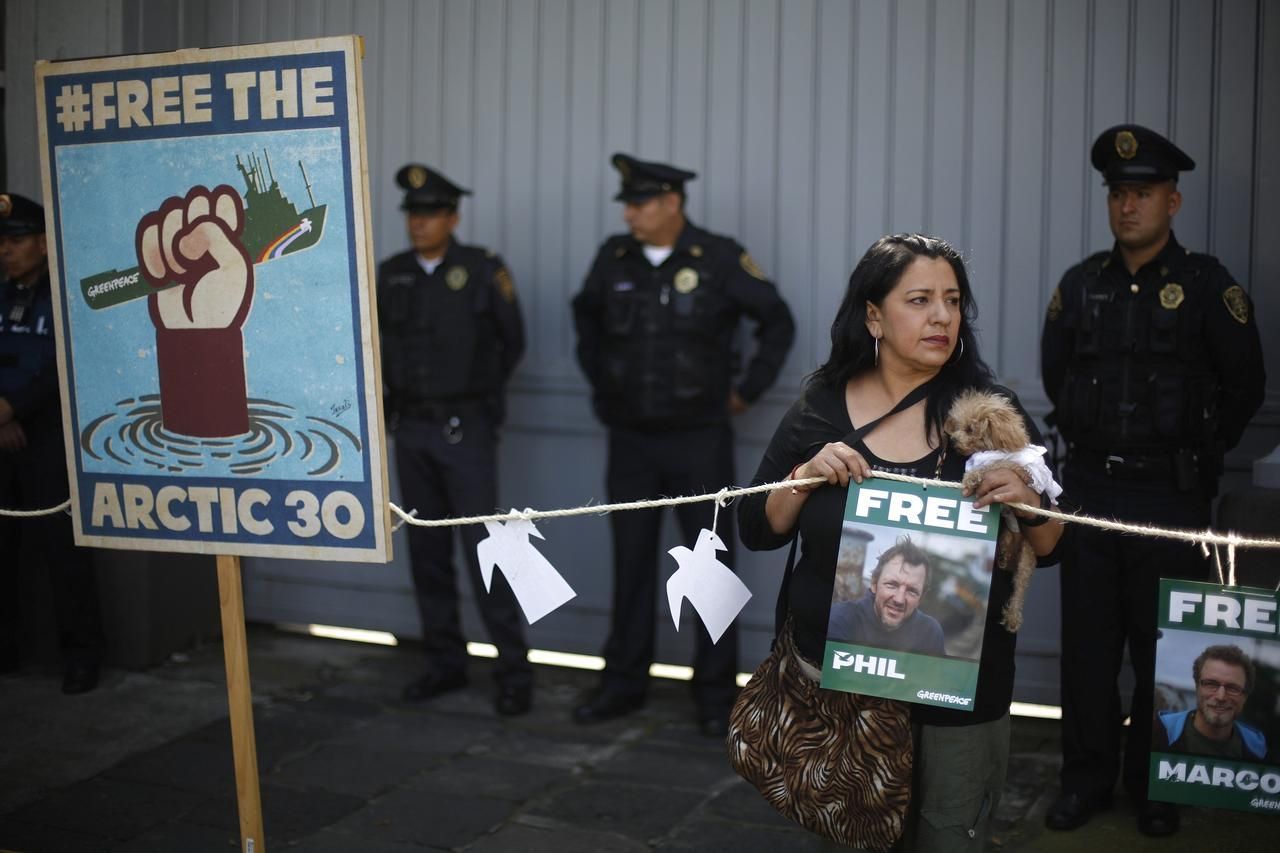 Pes - demonstrace - protest - Greenpeace - Rusko - Mexiko