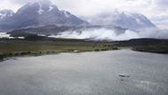 Nejničivější požár zuří v národním parku Torres del Paine, který se vzpamatovává z podobné pohromy, kterou tam v roce 2005 zavinil český turista.