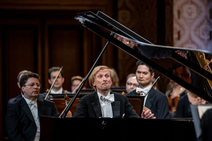 Snímek z vystoupení Tonhalle-Orchesteru Zürich na Dvořákově Praze.