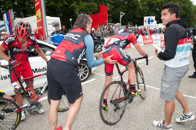 Cadel Evans v problémech ve 14. etapě Tour de France