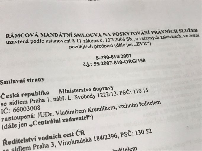 Hlavička rámcové smlouvy, kterou podepsal kandidát na ministra dopravy Vladimír Kremlík