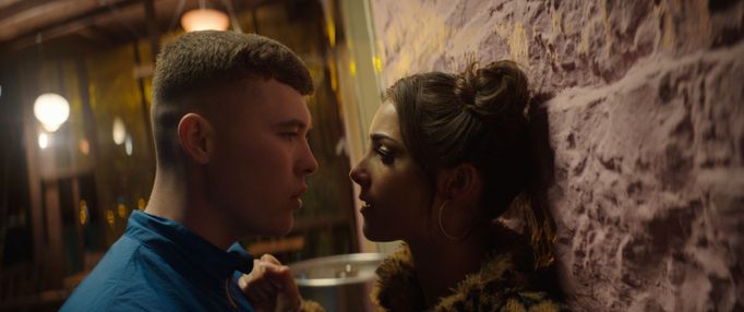 Fotografie z filmu Kneecap.