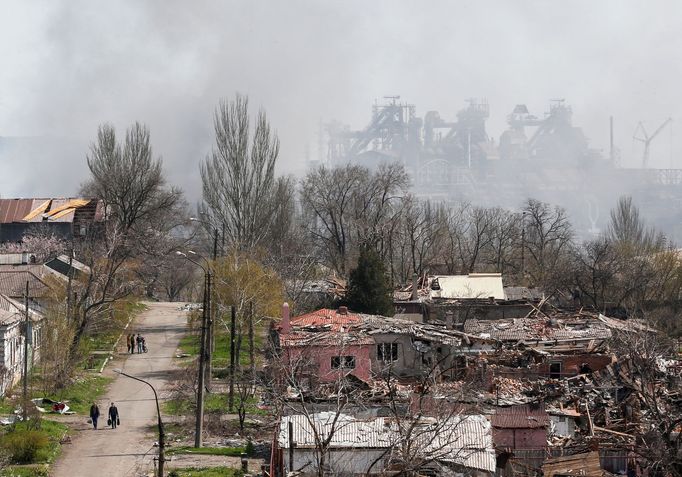 Záběr z přístavního města Mariupol na Ukrajině, které čelí obklíčení a ničivému bombardování ruských invazních sil. 18. 4. 2022