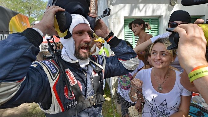 Tomáš Vrátný si jako jediný z českých pilotů kamionů ve středu na Dakaru polepšil.