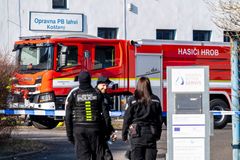 Při požáru zahradního domku v Ústí nad Labem zemřeli čtyři lidé včetně dvou dětí