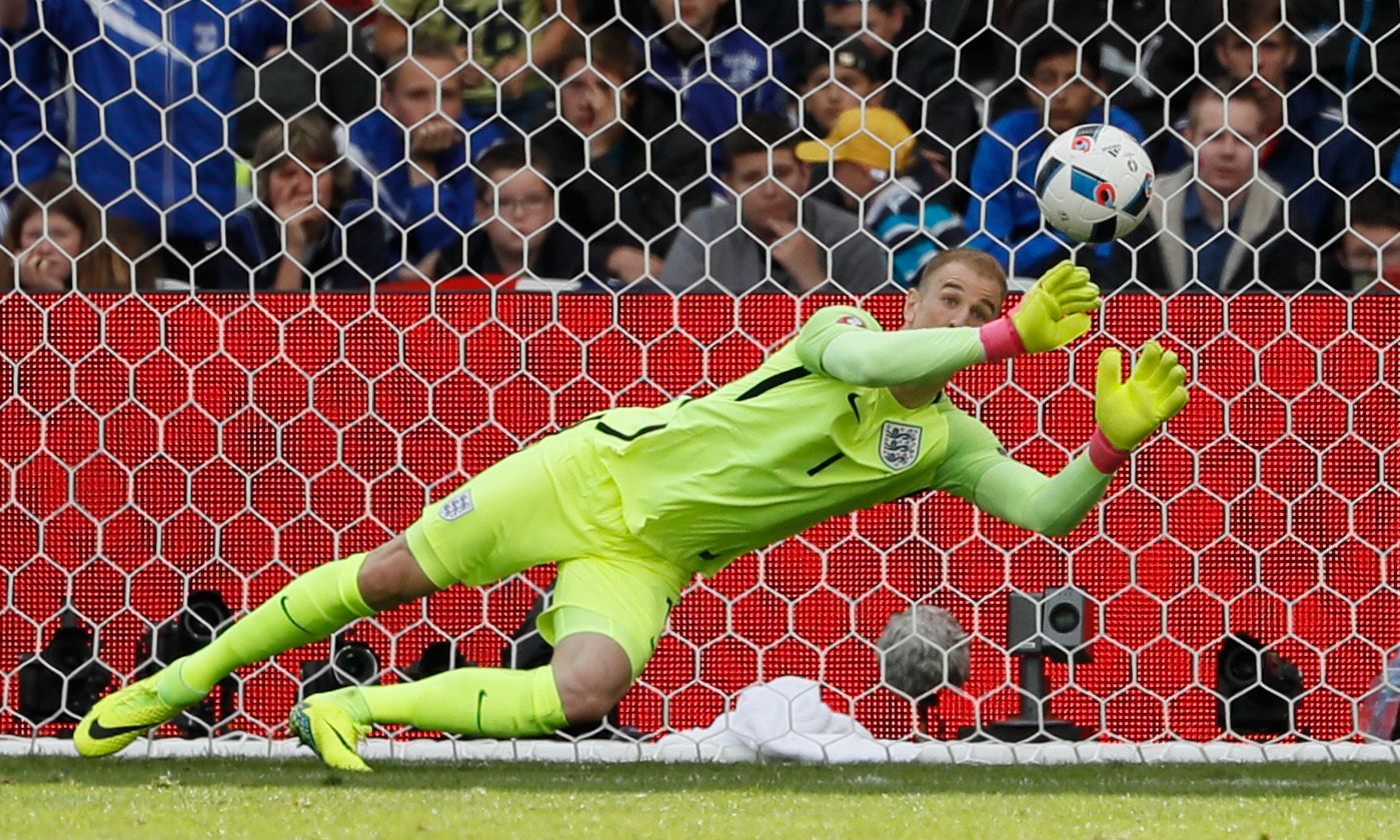 Euro 2016: Anglie-Wales: Joe Hart inkasuje gól na 0:1