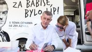 Andrej Babiš a jeho obytný Bürstner Travel Van