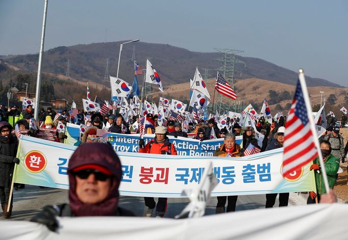 Zimní olympiáda v Pchjongčchangu 2018 - protesty proti KLDR před zahájením olympiády.