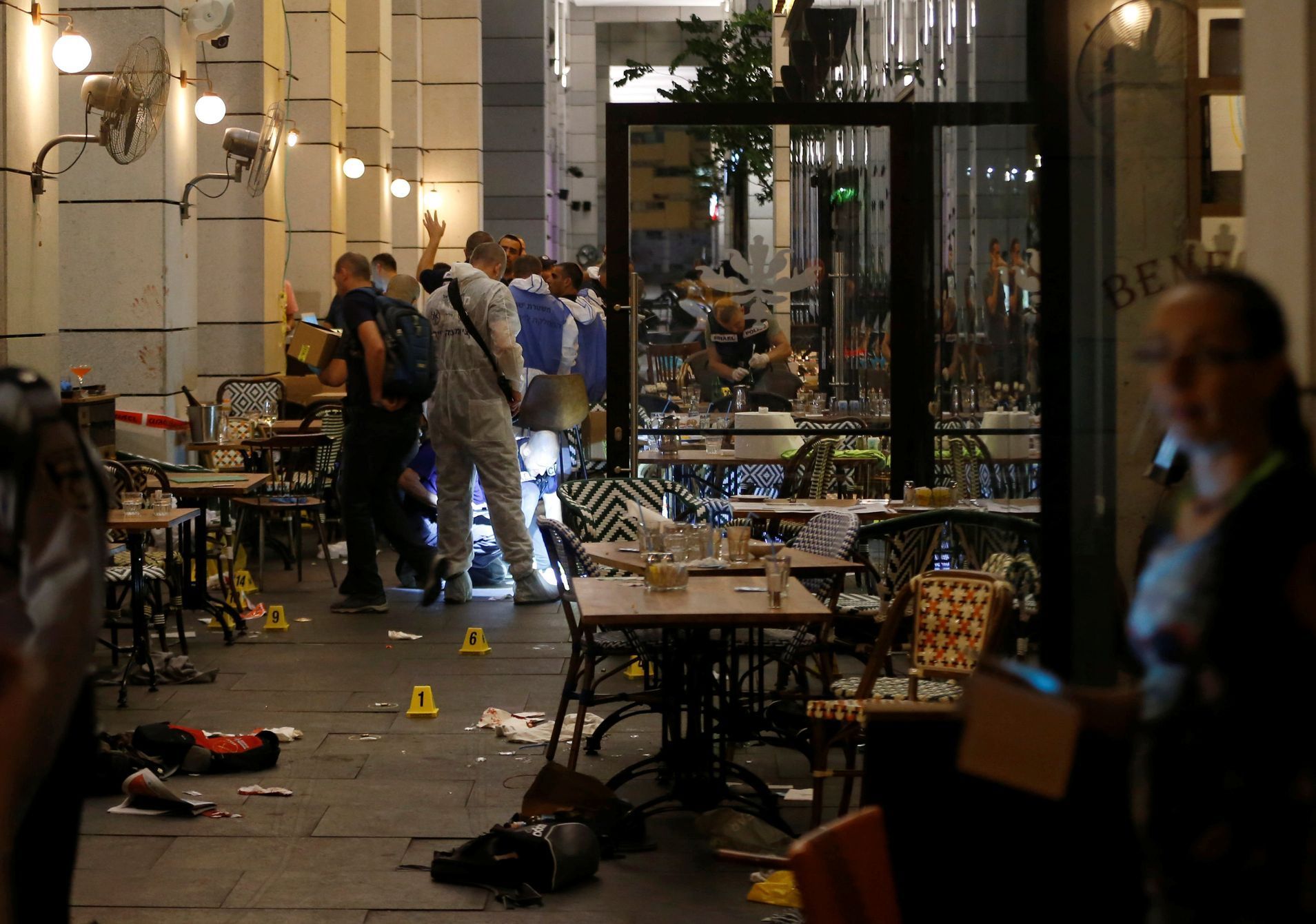 Střelba v nákupním centru v Tel Avivu
