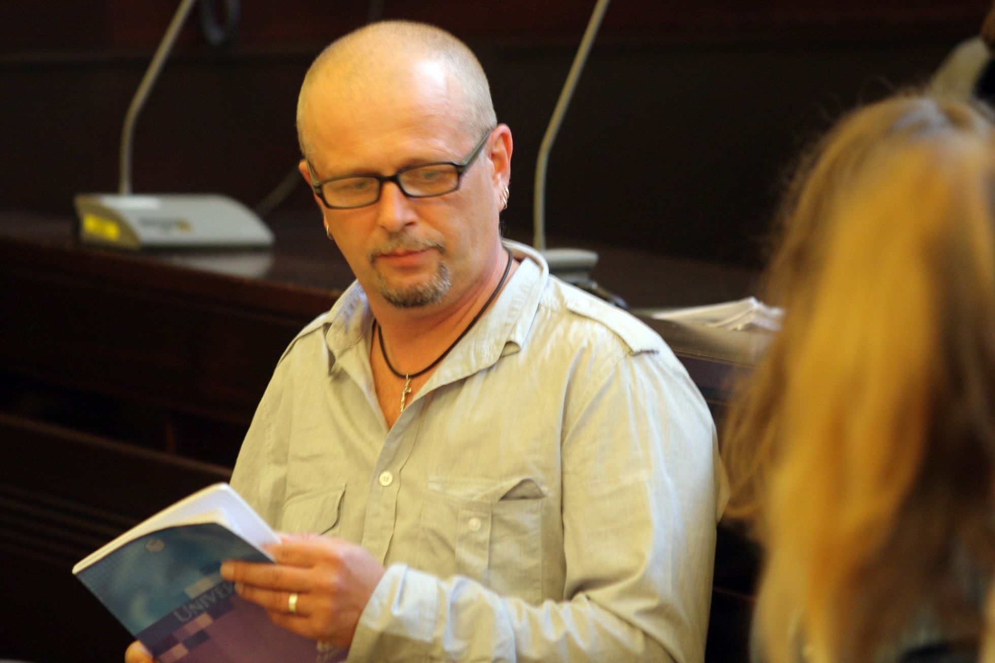 Anarchisté před soudem obviněni z teroru